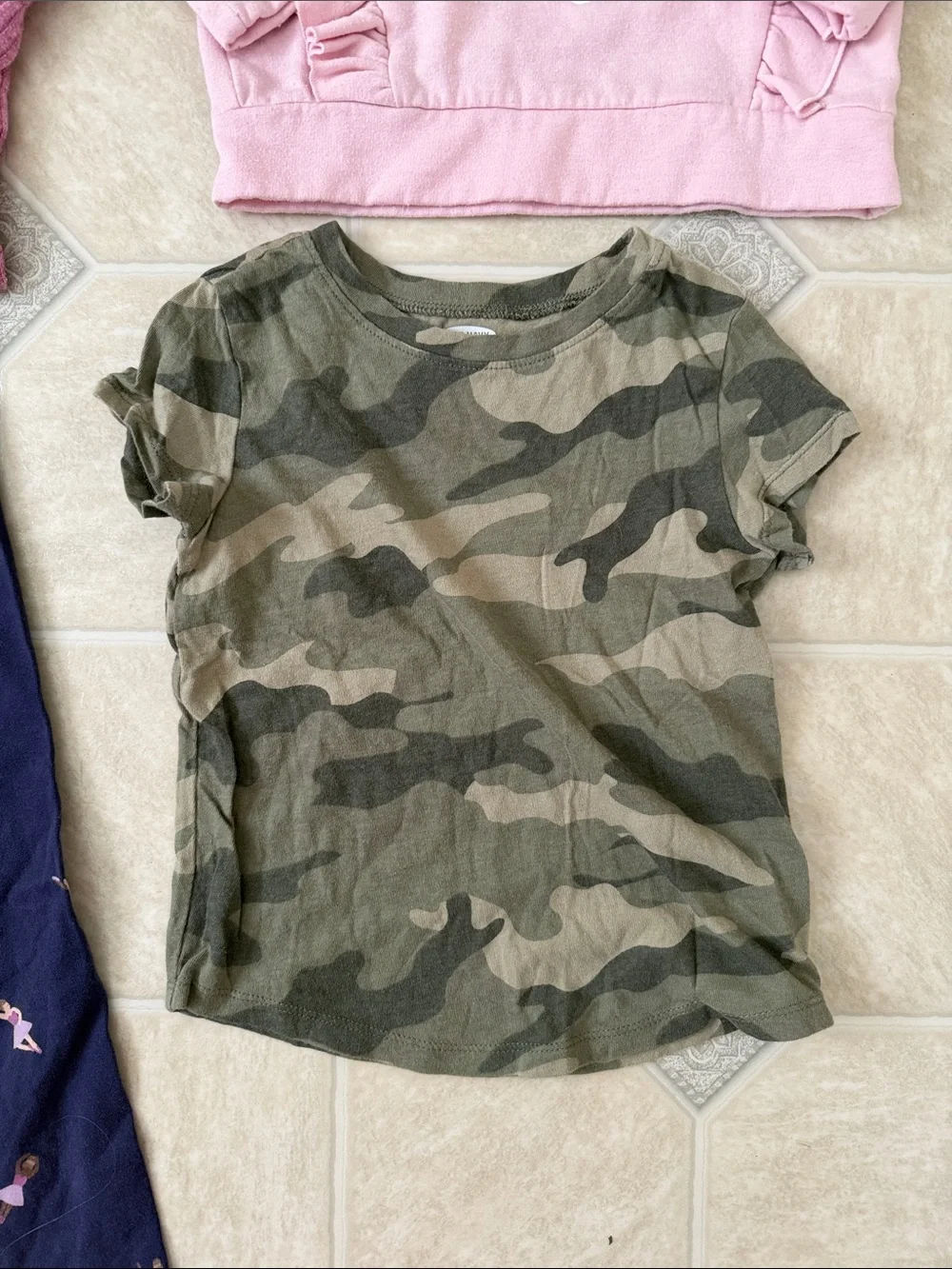 Girls 4T Bundle - Picture 3 of 5
